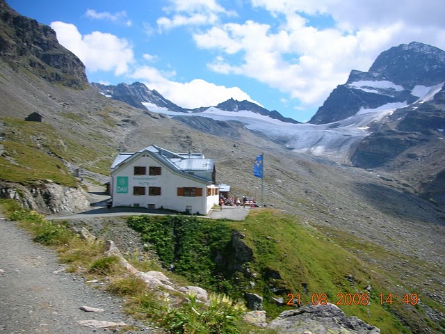 Wiesbadener Hütte.JPG