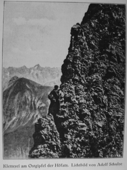 Bild29 Adolf Schulze - Kletterei am Ostgipfel 1904.jpg
