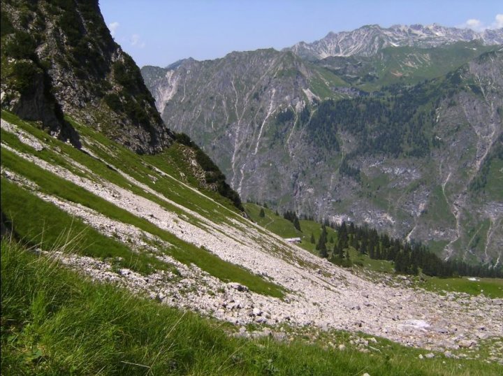 Bild104_Blick zur Oberen Lugenalpe 1566mpaint.jpg
