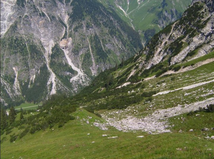 Bild111_Weg von Lugenalpe zum Rauhenhalstobelpaint.jpg