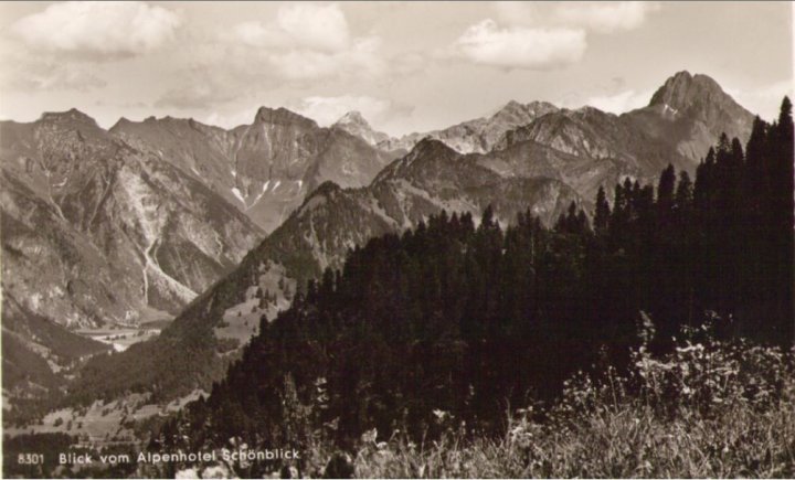 604_Hoefatsgebirge vom Alpenhotel Schoenblick.jpg