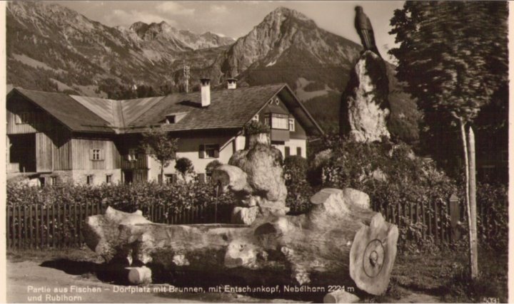 619_Fischen Dorfplatz um 1930paint.jpg