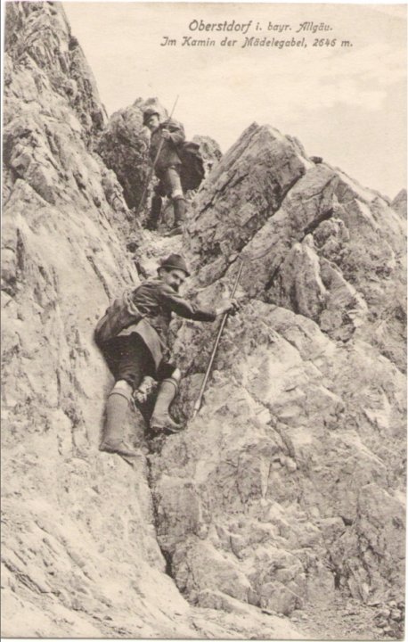 673_Kamin der Maedelegabel um 1900paint.jpg